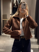 Kurtka zamszowa w kolorze jasnobrązowym 