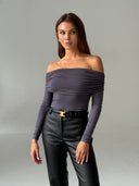 Vidvazhna Off-Shoulder Longsleeve