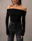 Vidvazhna Off-Shoulder Longsleeve