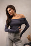Vidvazhna Off-Shoulder Longsleeve