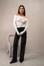 Vidvazhna Off-Shoulder Longsleeve
