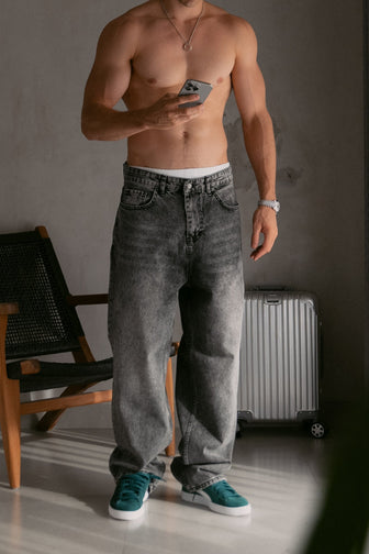 Saint Pearl Straight "Vorn" Jeans